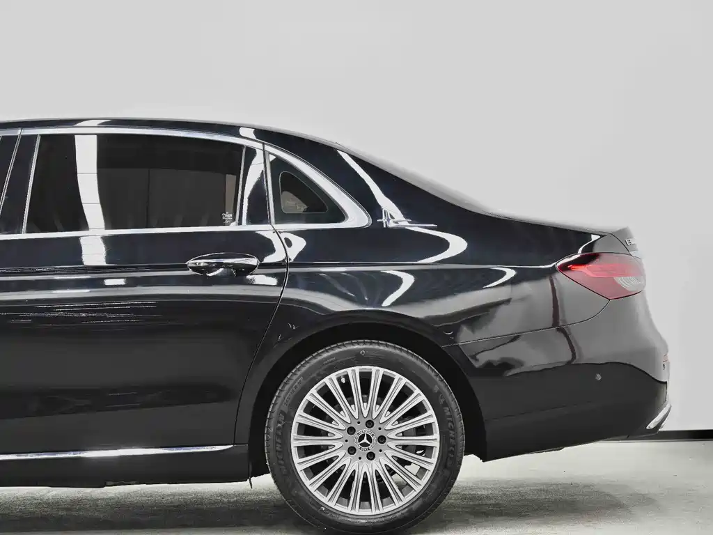 Mercedes-Benz E-Class 2022 — фото 22