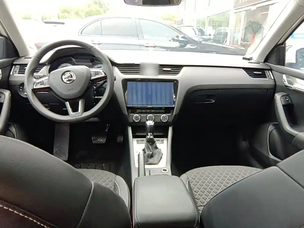 Skoda Octavia 2020 — фото 10
