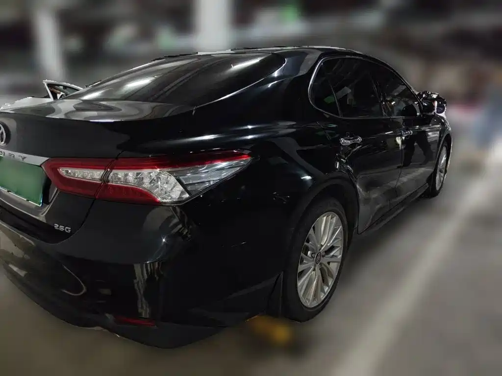 Toyota Camry 2019 — фото 4