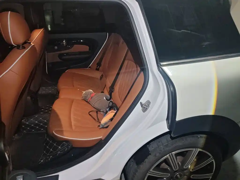 MINI Clubman 2023 — фото 13