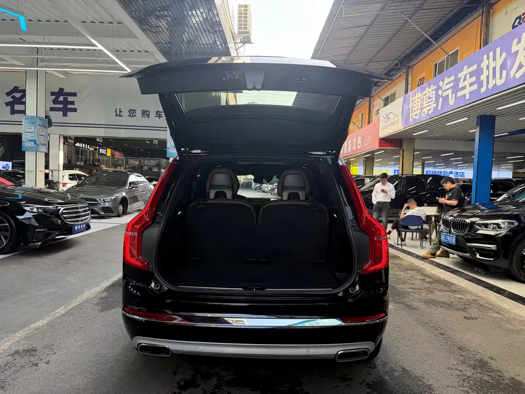 Volvo XC90 2022 — фото 20