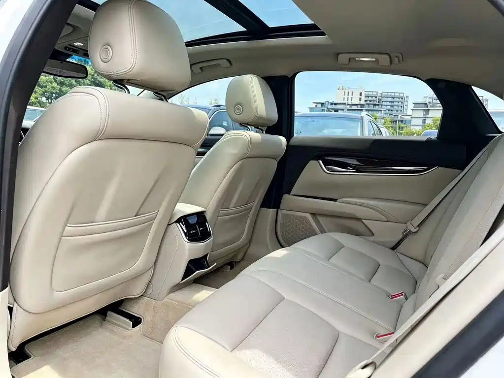 Cadillac XTS 2017 — фото 10