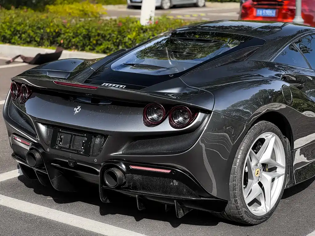 Ferrari F8 2021 — фото 19