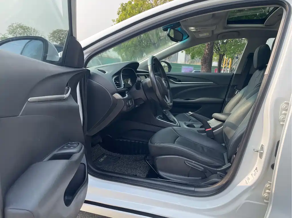 Buick Excelle 2019 — фото 10