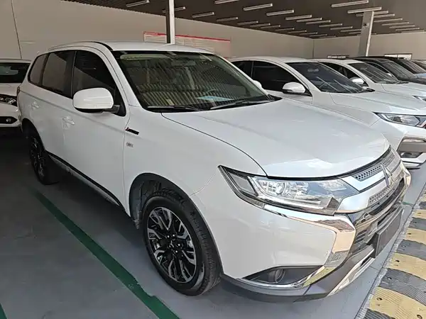 Mitsubishi Outlander 2021