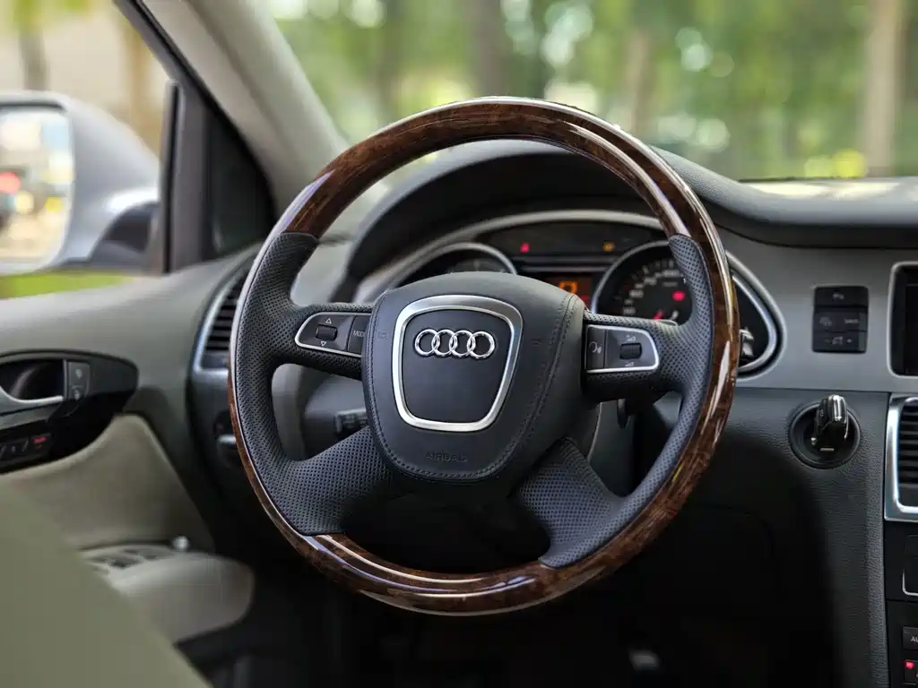 Audi Q7 2011 — фото 14