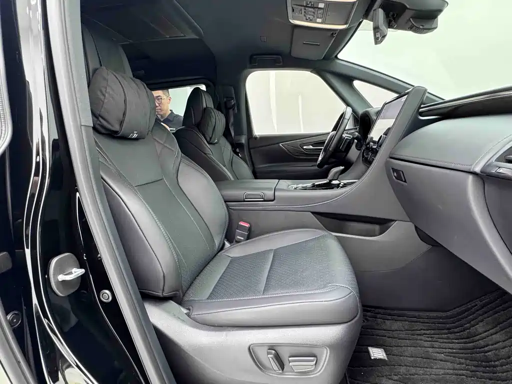 Toyota Vellfire 2025 — фото 22