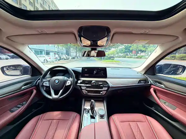 BMW 5 Series 2022