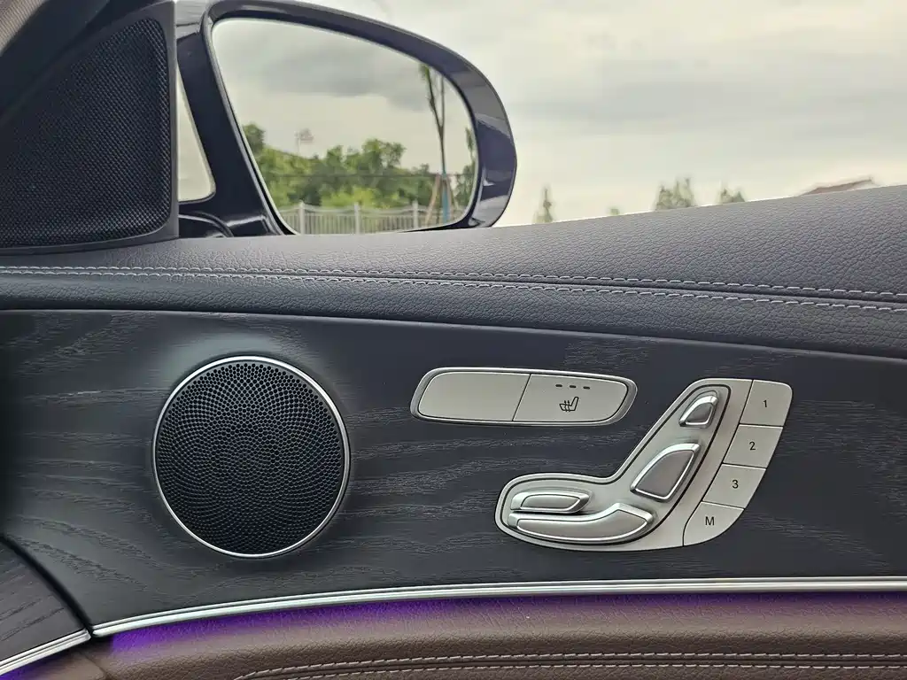 Mercedes-Benz E-Class 2019 — фото 11
