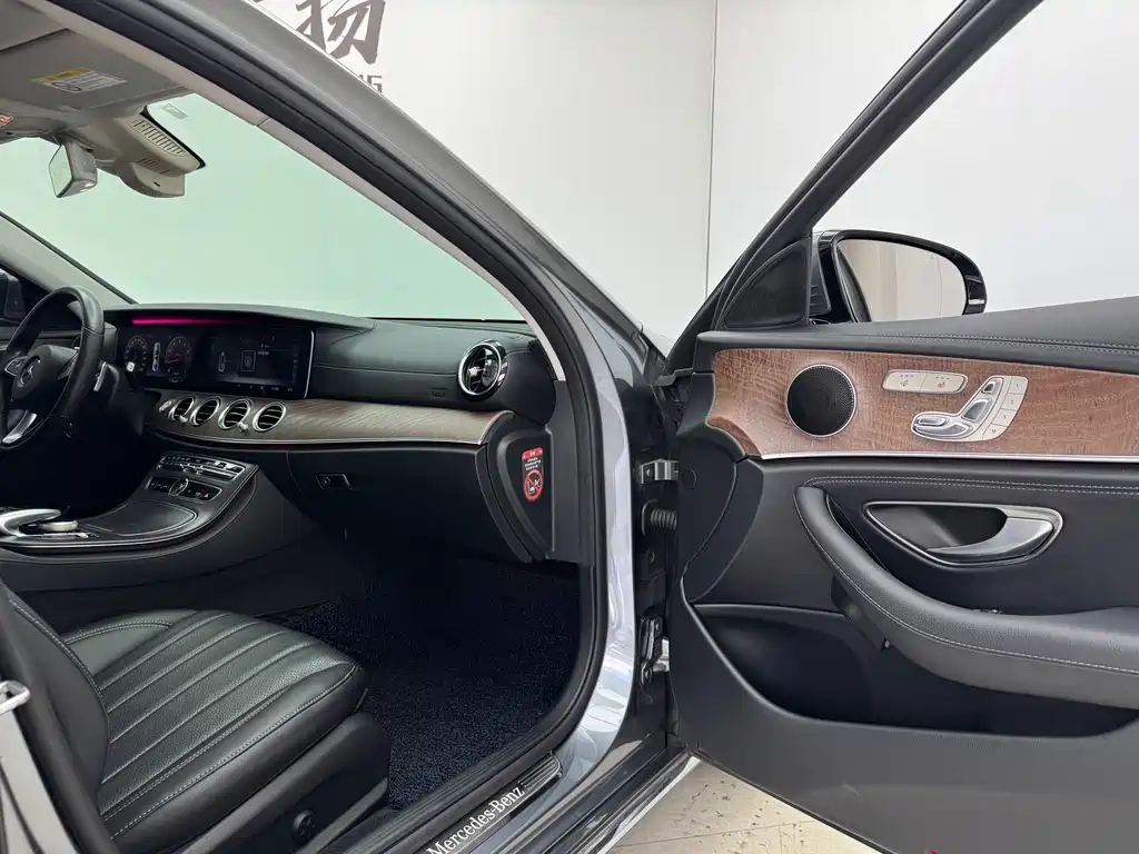 Mercedes-Benz E-Class 2017 — фото 13