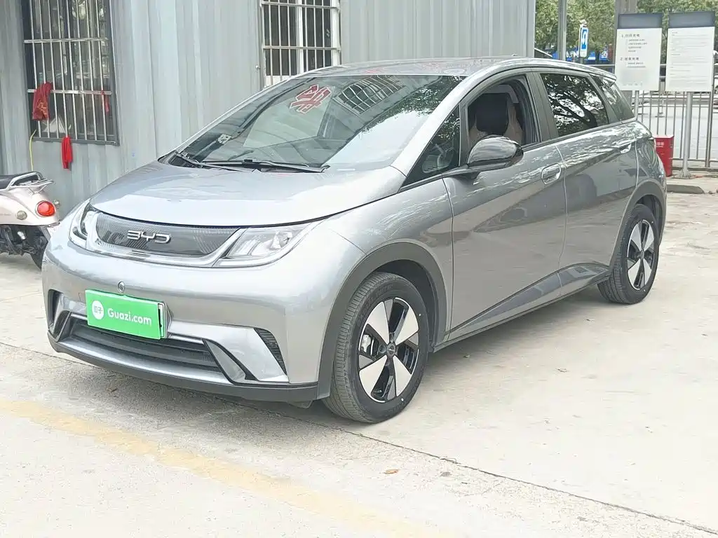 BYD Dolphin 2023