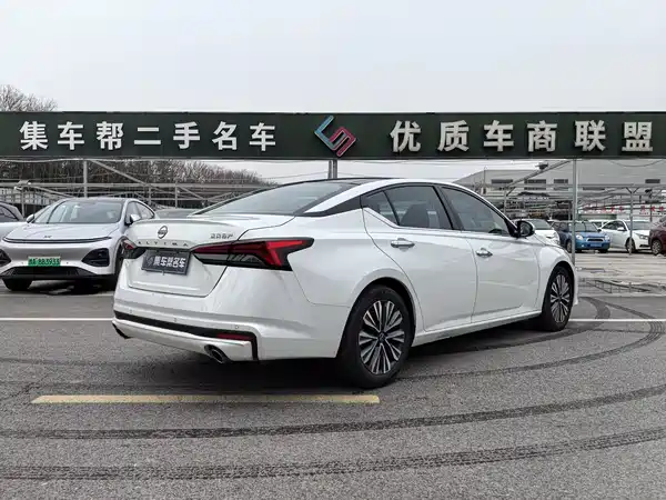Nissan Teana 2023