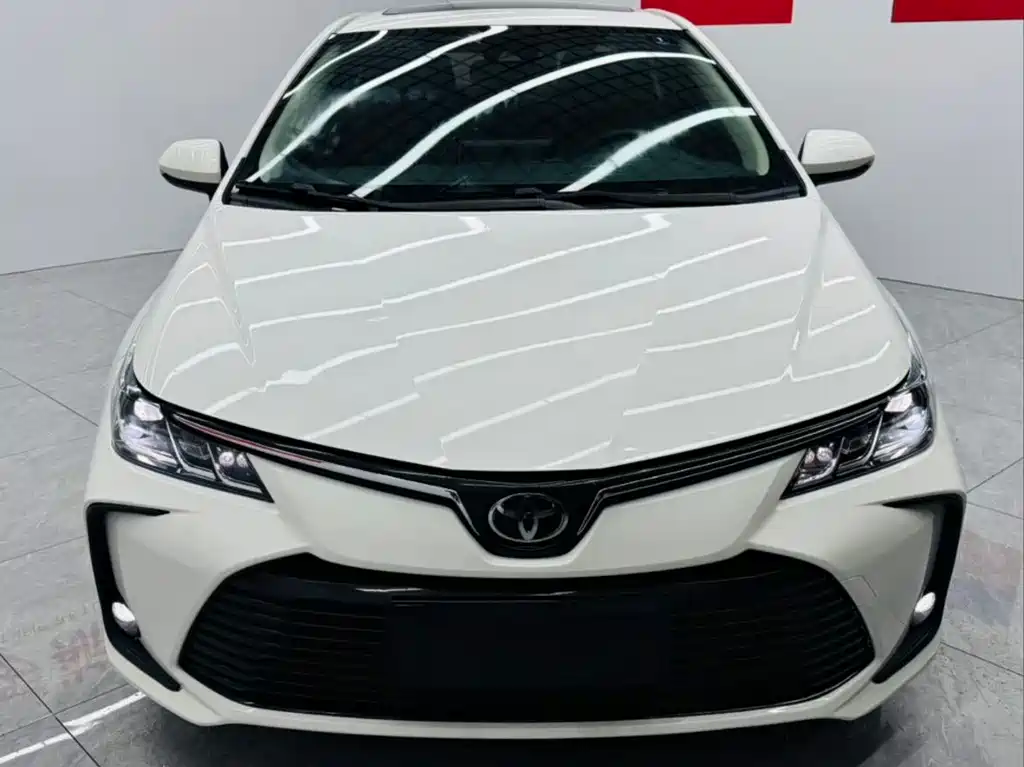 Toyota Corolla 2023 — фото 2