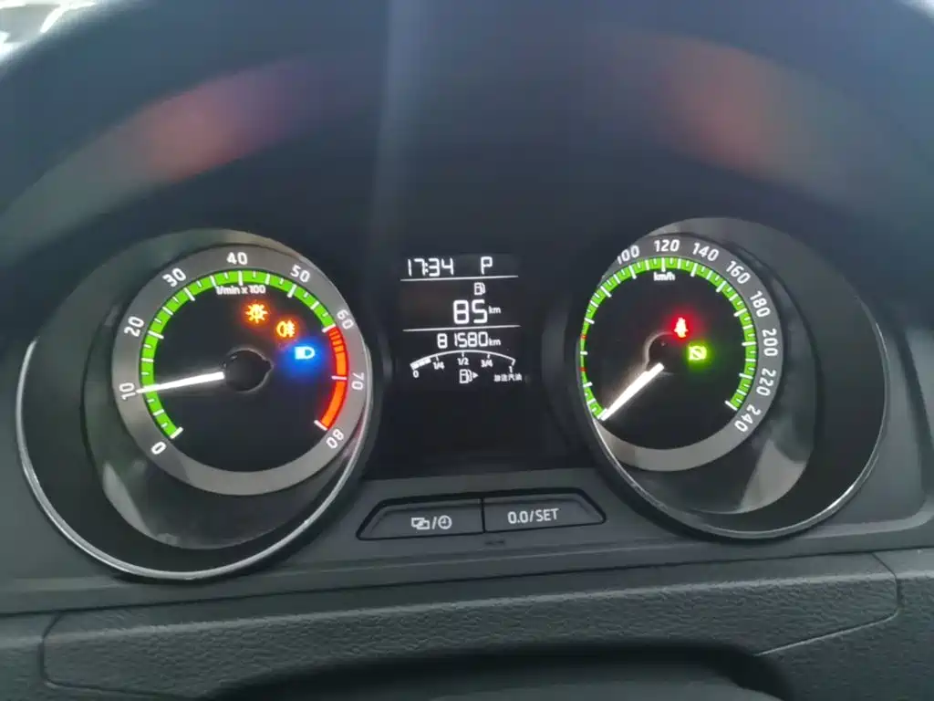 Skoda Rapid Spaceback 2018 — фото 12