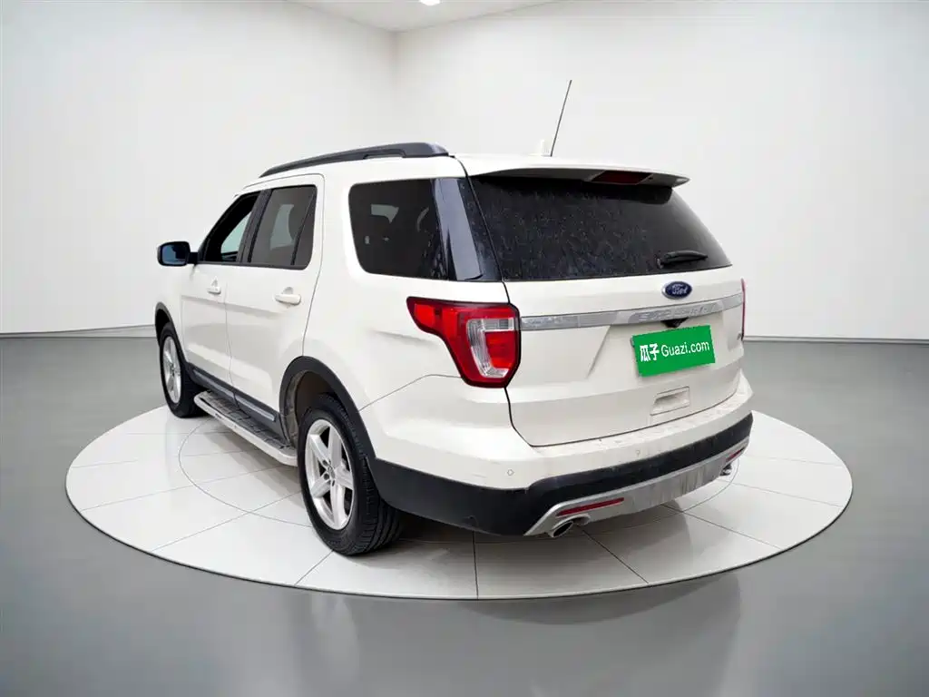 Ford Explorer 2016 — фото 4