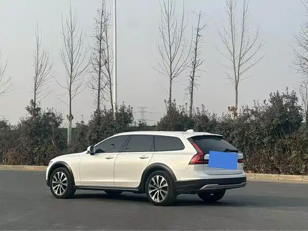 Volvo V90 2021