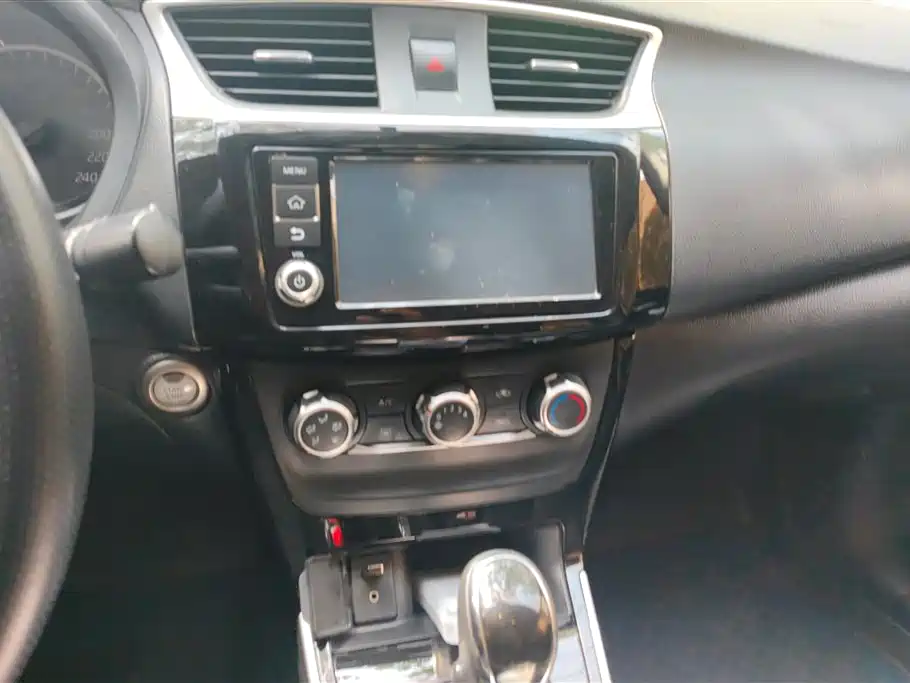 Nissan Sylphy 2017 — фото 13
