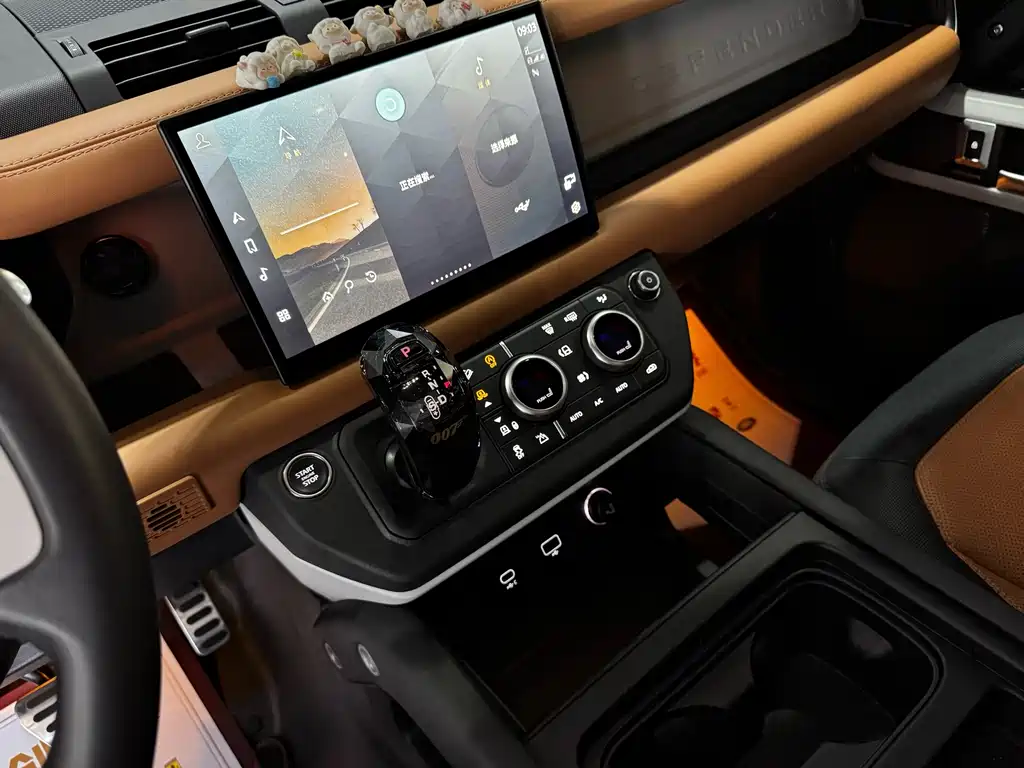 Land Rover Defender 2024 — фото 11