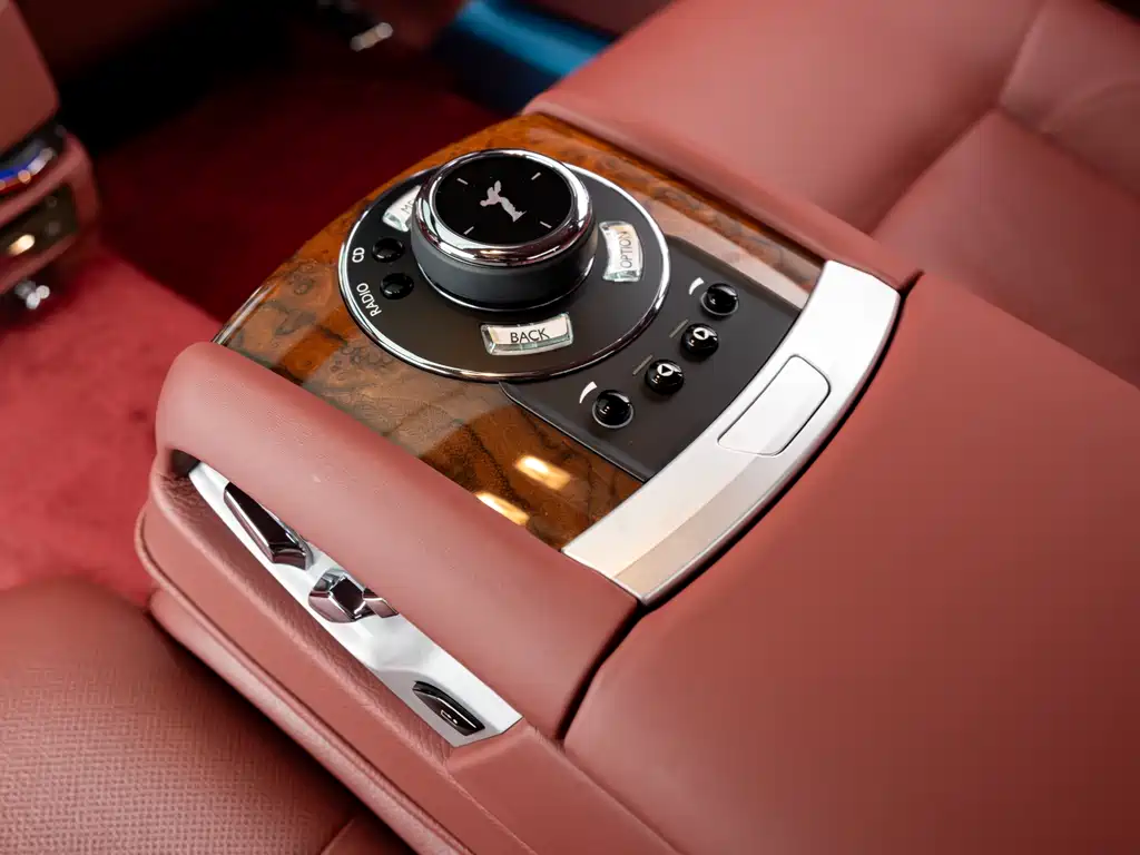 Rolls-Royce Ghost 2015 — фото 12