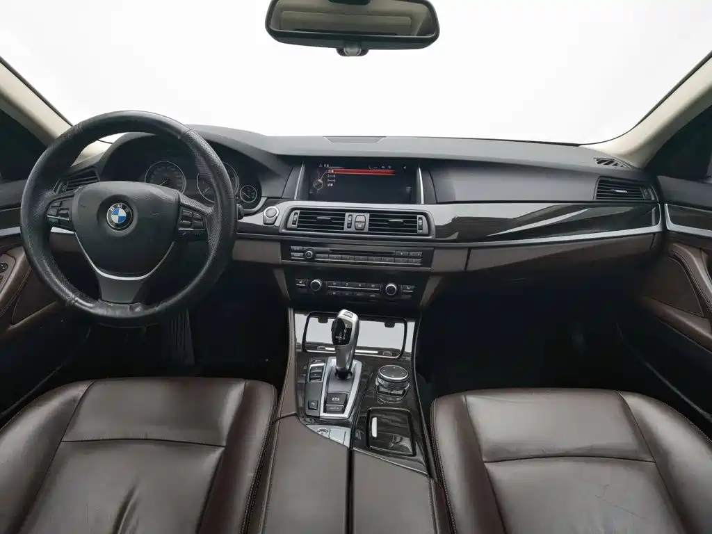 BMW 5 Series 2015 — фото 5