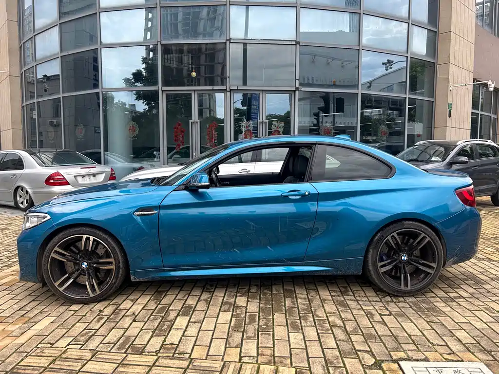 BMW M2 2017 — фото 14