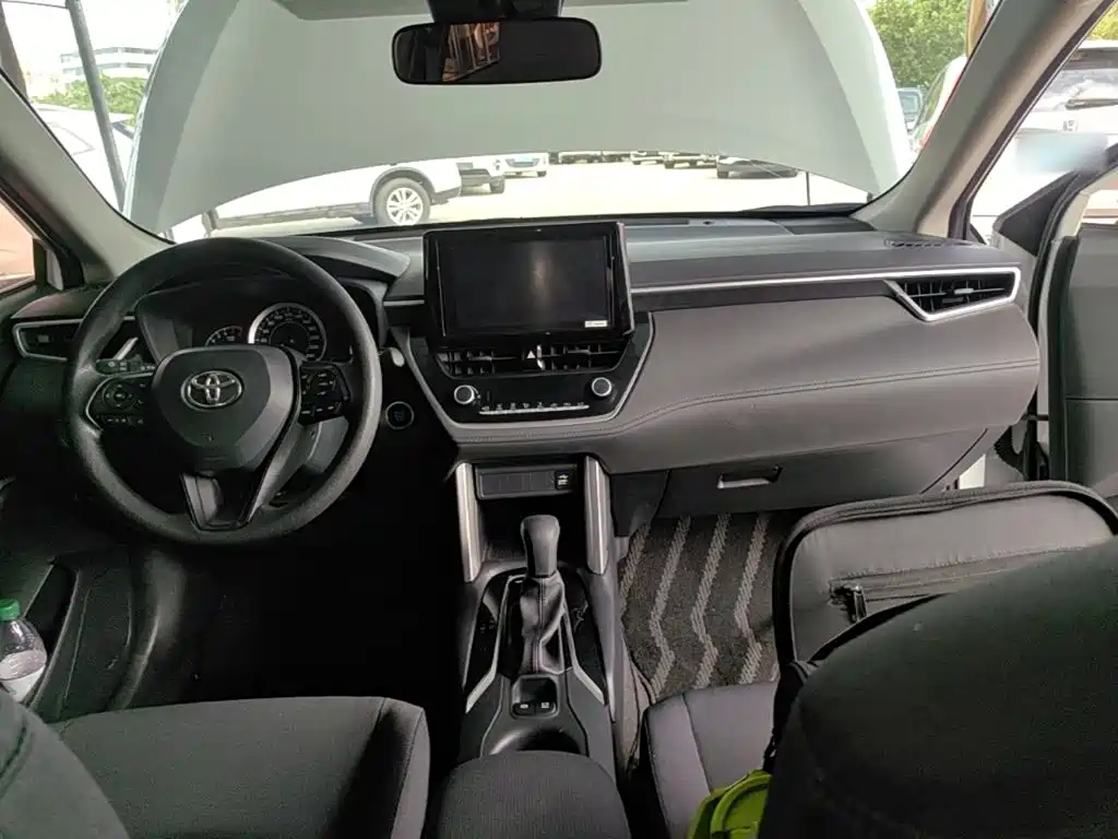 Toyota Corolla Cross 2022 — фото 10