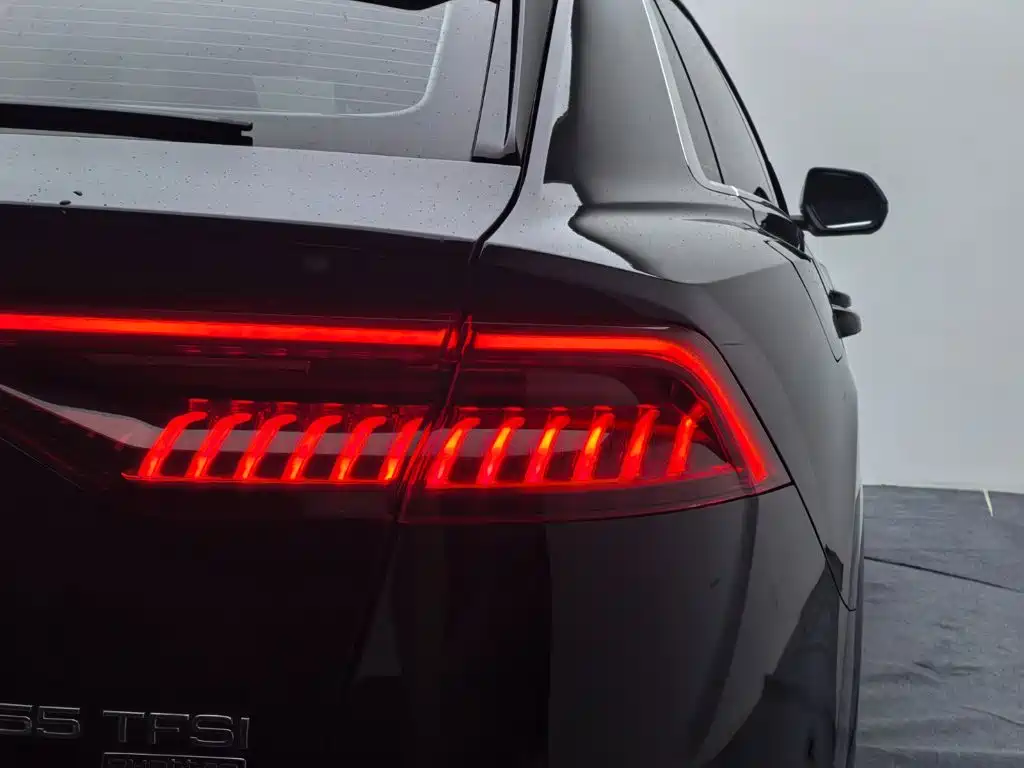 Audi Q8 2021 — фото 18