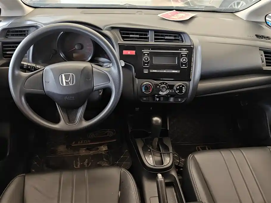 Honda Fit 2016 — фото 10