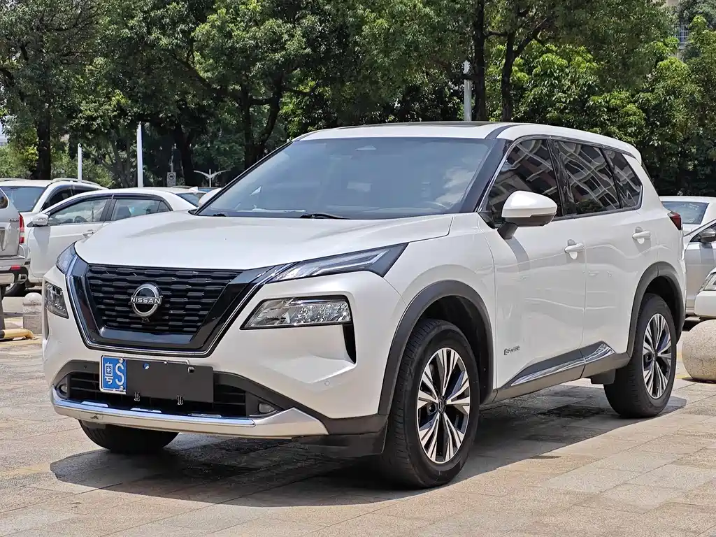Nissan X-Trail 2024 — фото 1