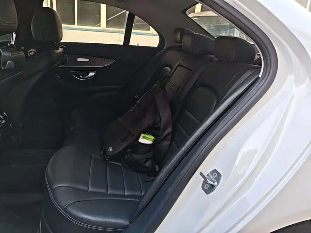 Mercedes-Benz C-Class 2019 — фото 17