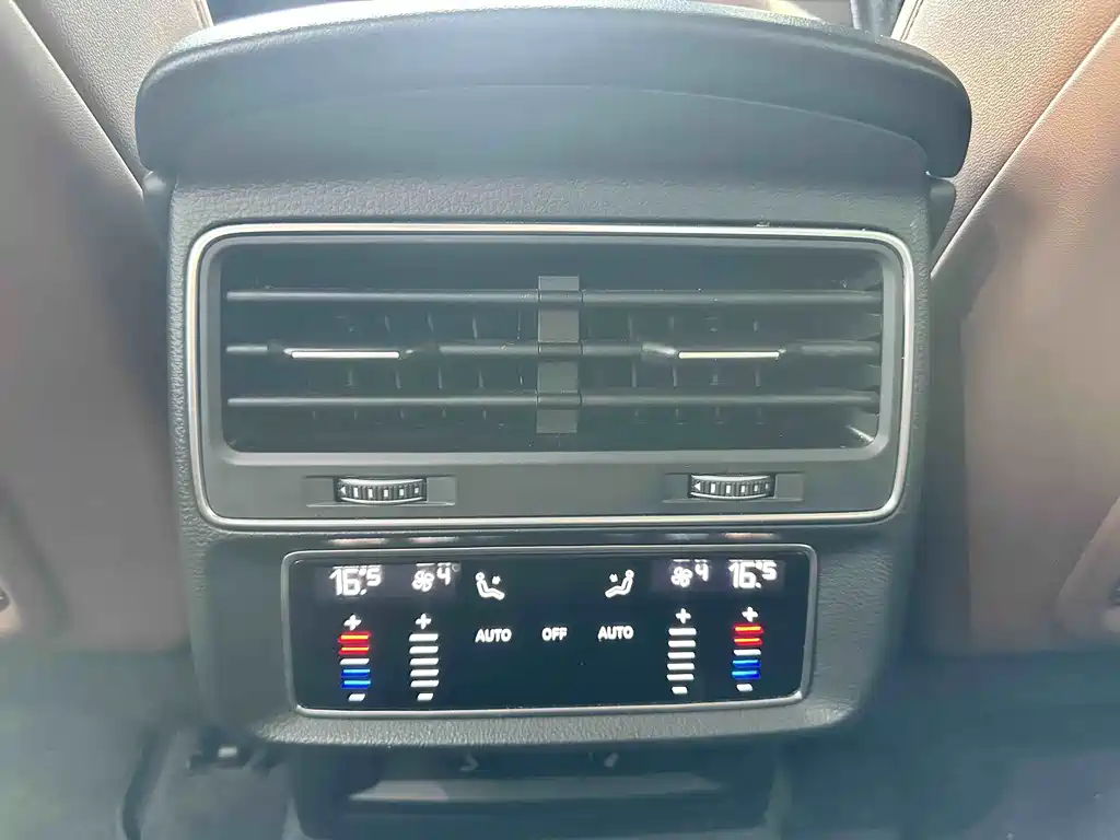 Audi Q7 2023 — фото 21
