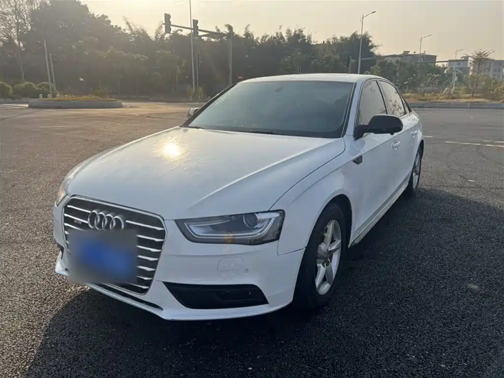 Audi A4L 2015 — фото 1