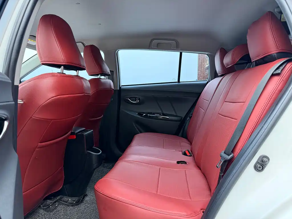 Toyota Yaris L 2022 — фото 17