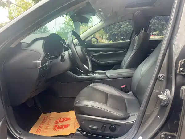 Mazda 3 Axela 2022