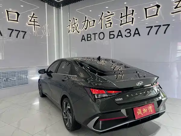 Hyundai Elantra 2024