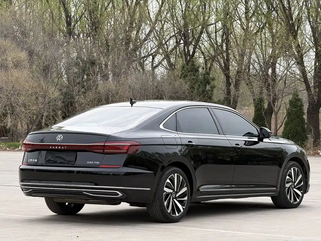 Volkswagen Passat 2023 — фото 7