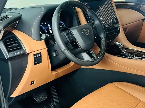 Toyota Alphard 2026
