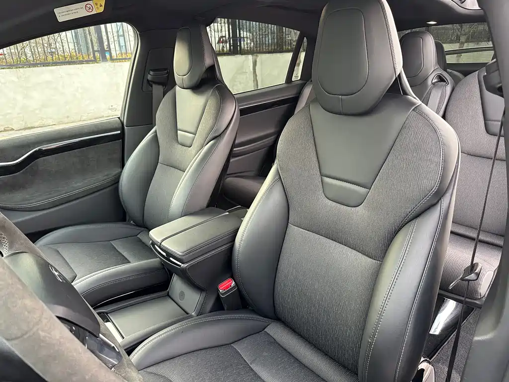 Tesla Model X 2017 — фото 7