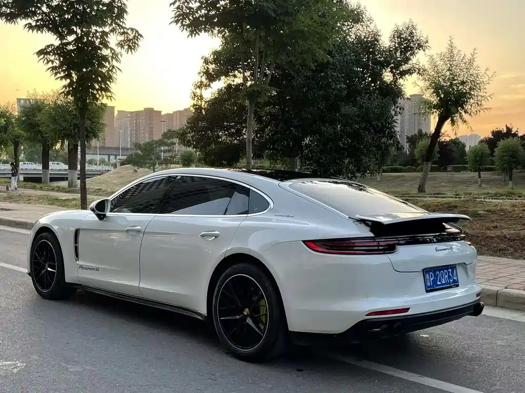 Porsche Panamera 2019 — фото 9