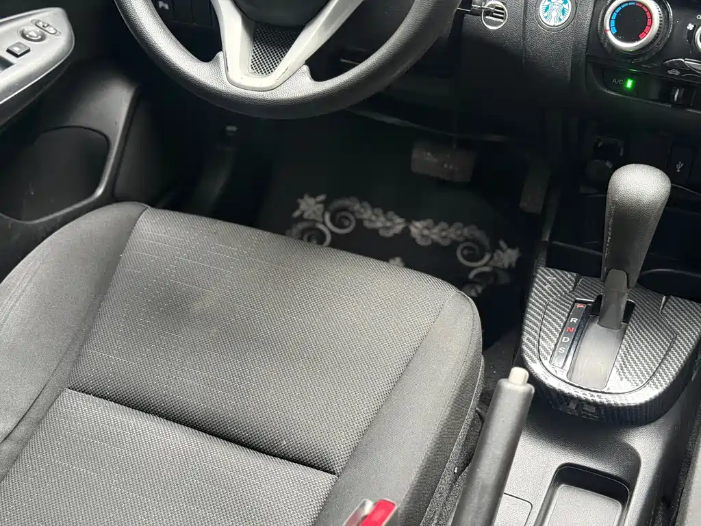 Honda Fit 2015 — фото 12
