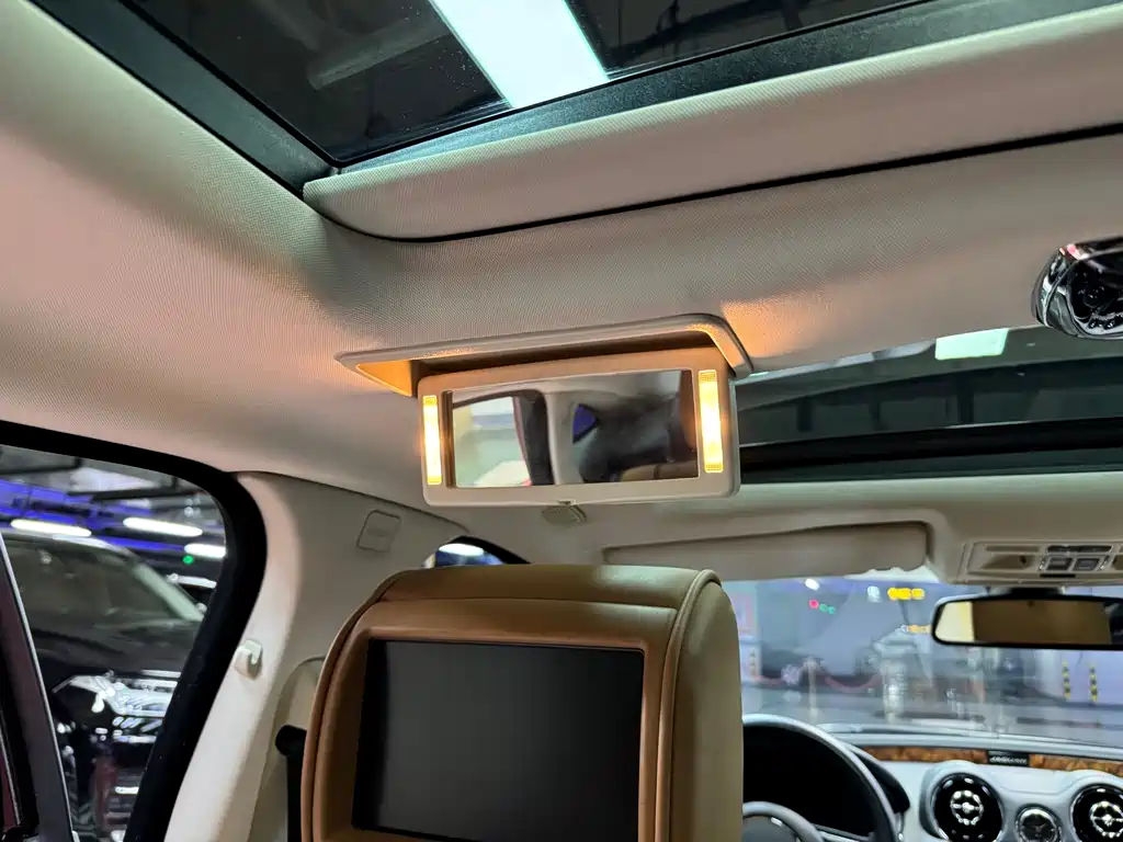 Jaguar XJ 2015 — фото 33