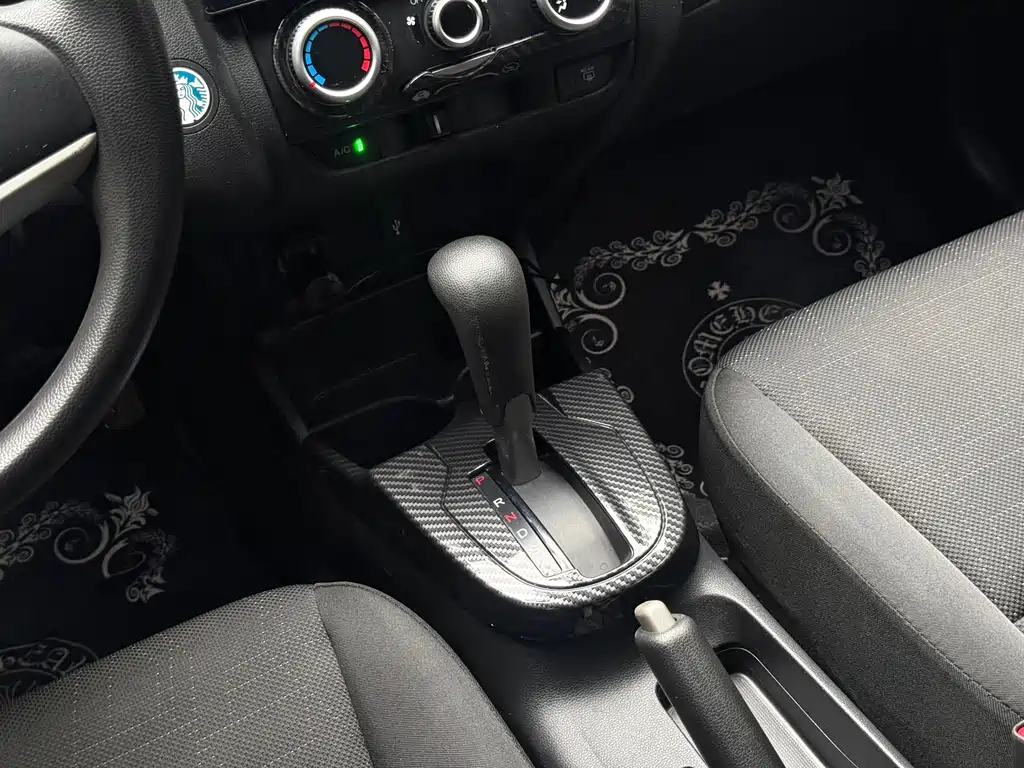 Honda Fit 2015 — фото 9