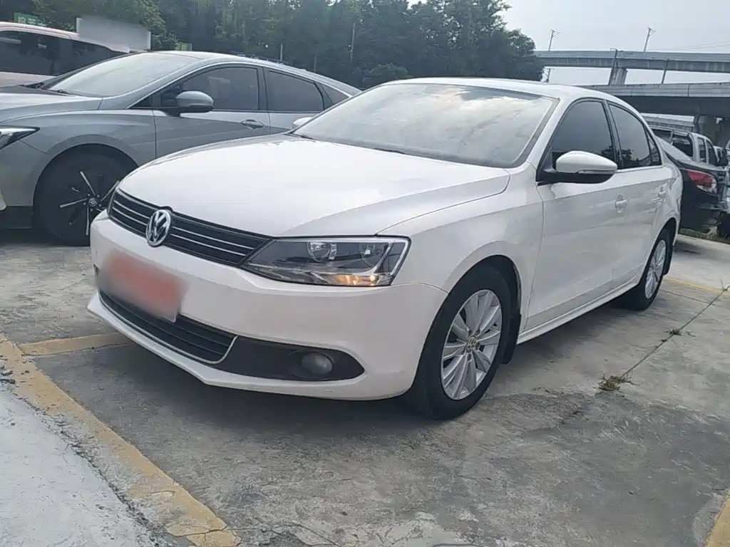 Volkswagen Sagitar 2014