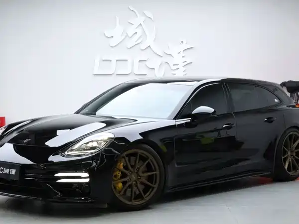 Porsche Panamera 2023