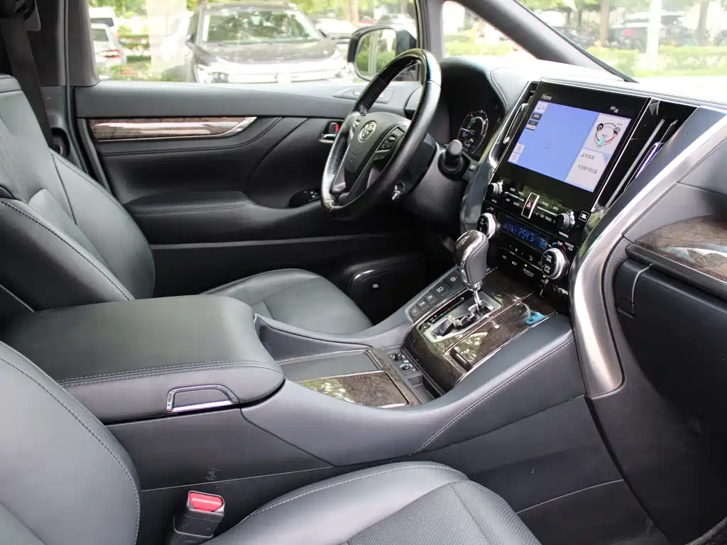 Toyota Alphard 2020 — фото 22