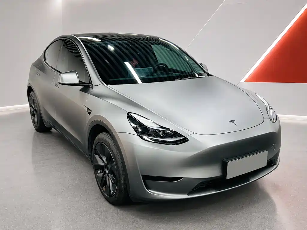 Tesla Model Y 2025 — фото 3