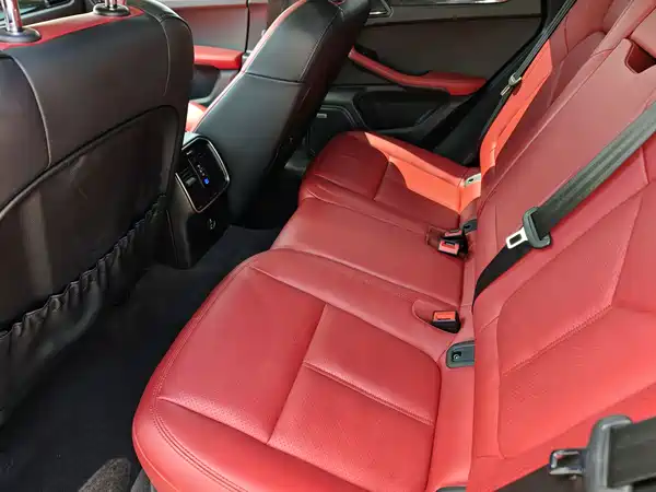 Porsche Macan 2021