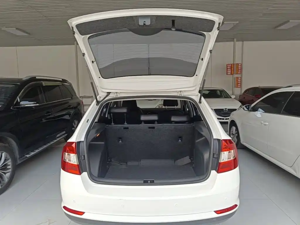 Skoda Rapid Spaceback 2016 — фото 19