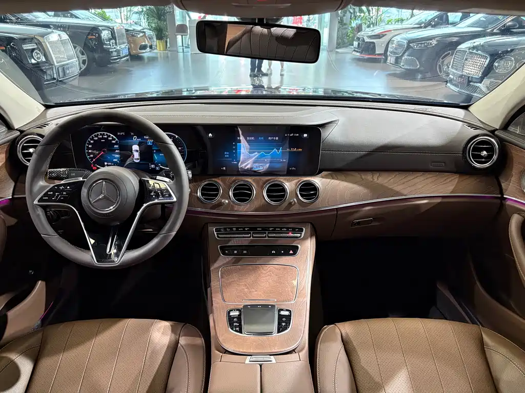 Mercedes-Benz E-Class 2023 — фото 9