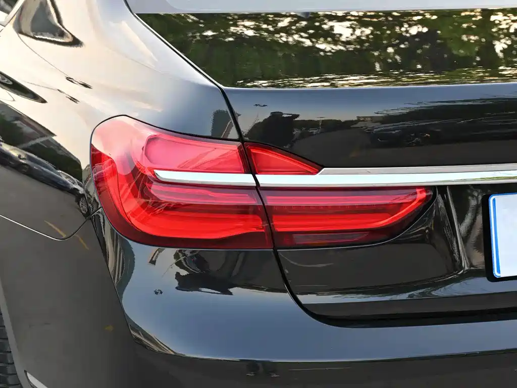 BMW 7 Series 2016 — фото 13